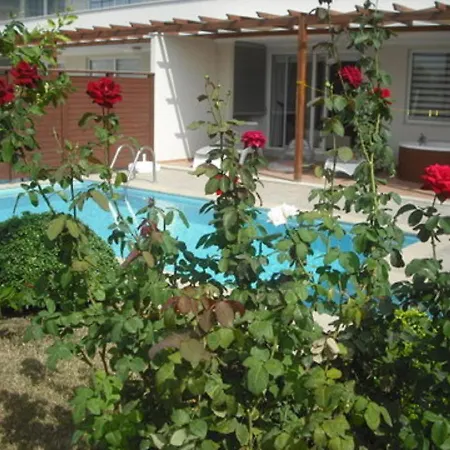 Babylon Bliss 3 Bed 3 Bath Duplex With Its Own Private Pool *