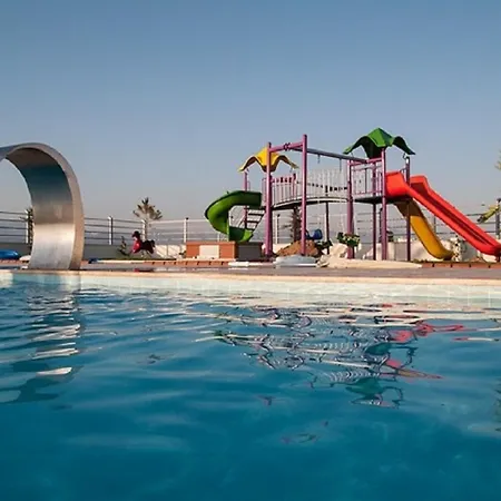 Babylon Bliss 3 Bed 3 Bath Duplex With Its Own Private Pool Апартаменты