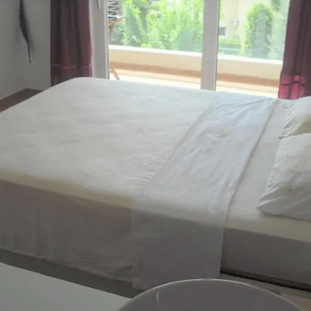 Babylon Bliss 3 Bed 3 Bath Duplex With Its Own Private Pool * Side
