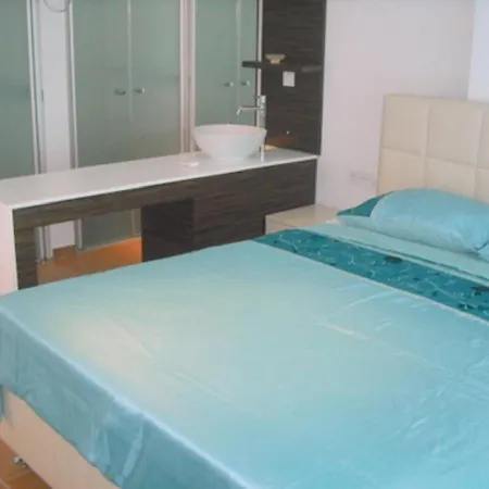 Babylon Bliss 3 Bed 3 Bath Duplex With Its Own Private Pool * Side